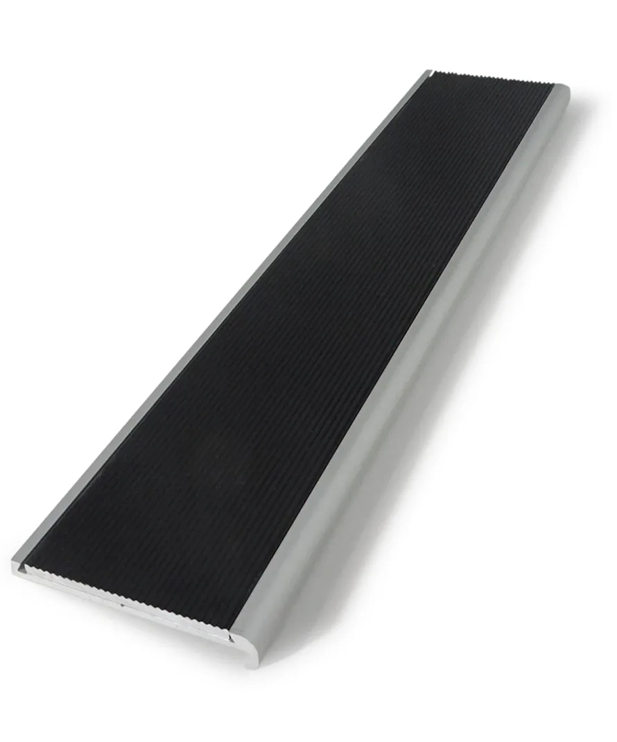 Aluminium stair nosing – Recessed with corrugated aluminium insert- ST12 - Image 4