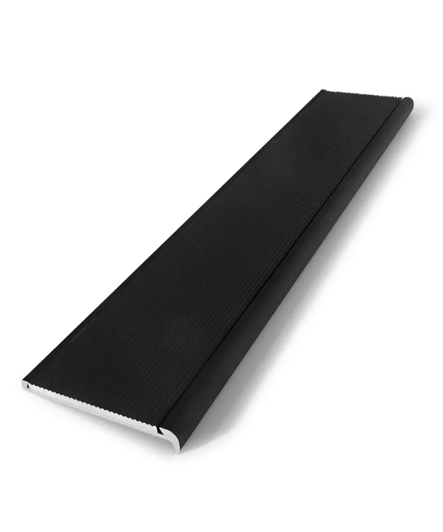 Aluminium stair nosing – Recessed with corrugated aluminium insert- ST12 - Image 3