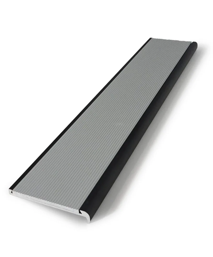 Aluminium stair nosing – Recessed with corrugated aluminium insert- ST12 - Image 2